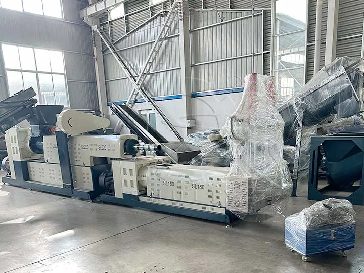 पुनर्चक्रित प्लास्टिक पेलेट मशीन सऊदी अरब भेजी गई