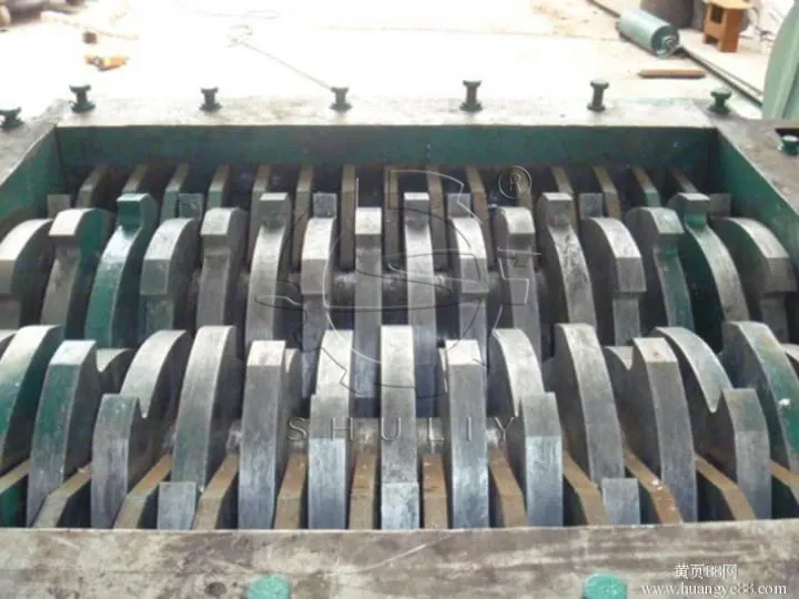 Metal shredder blade set